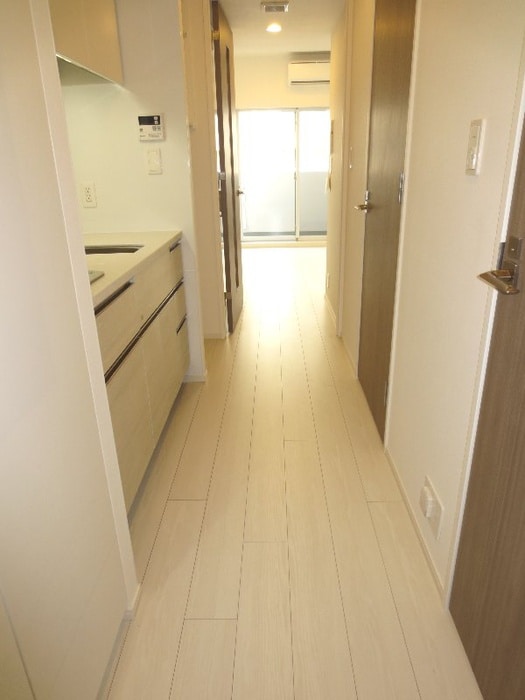 物件内観写真11　(廊下)