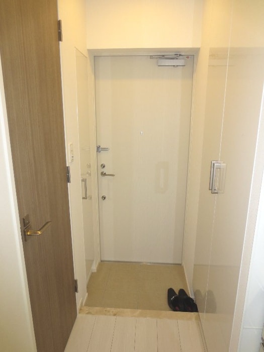 物件内観写真16　(玄関)