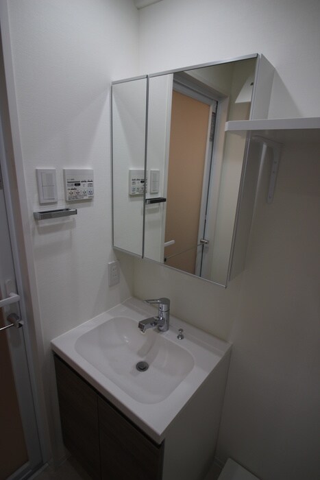 物件内観写真9　(洗面)