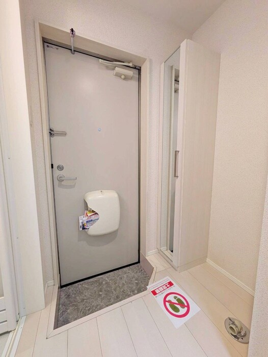 物件内観写真15　(玄関)