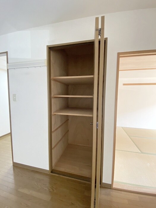 物件内観写真10　(収納)