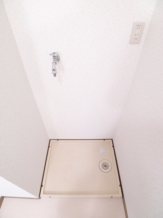 物件内観写真17　(洗濯機置場)