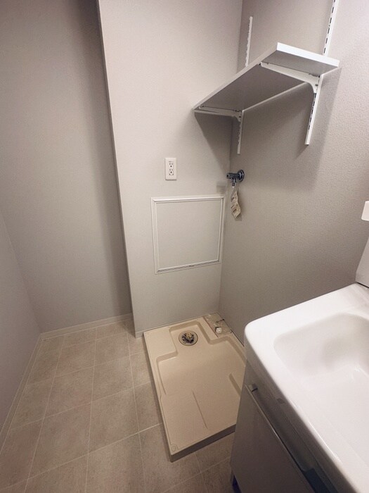 物件内観写真15　(洗濯機置場)