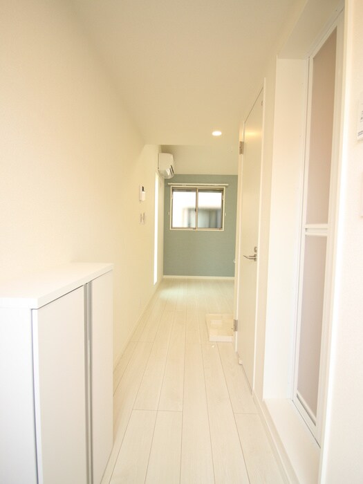 物件内観写真16　(廊下)