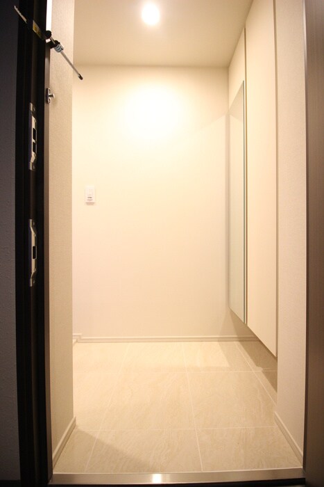 物件内観写真17　(玄関)