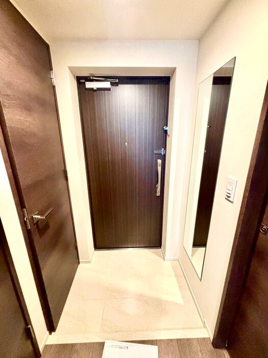 物件内観写真17　(玄関)