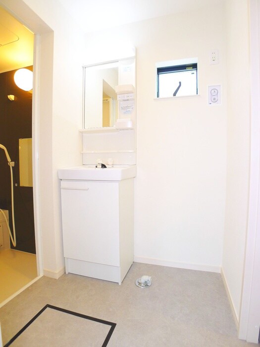 物件内観写真14　(洗濯機置場)