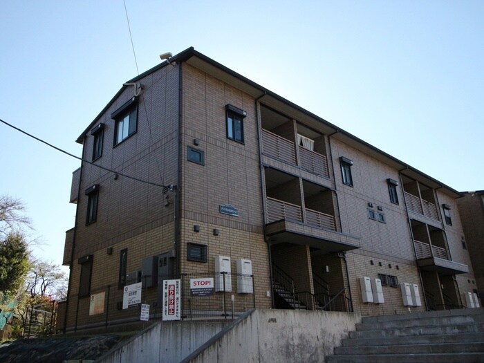 物件外観写真3　(エントランス部分)