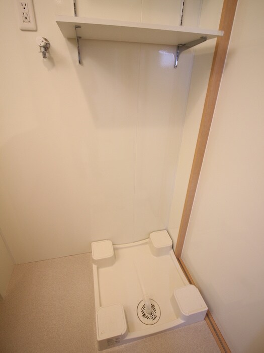 物件内観写真12　(洗濯機置場)