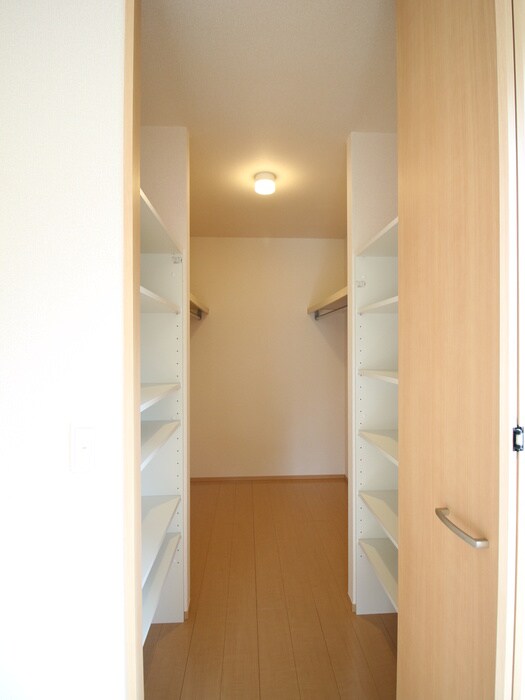 物件内観写真13　(収納)