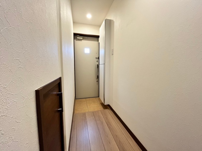 物件内観写真16　(玄関)