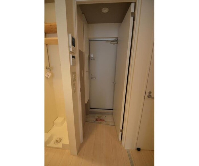 物件内観写真15　(玄関)