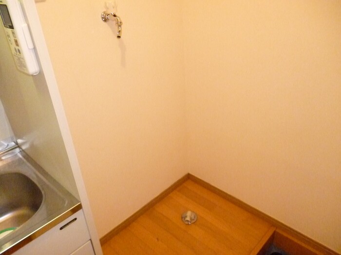 物件内観写真9　(洗濯機置場)