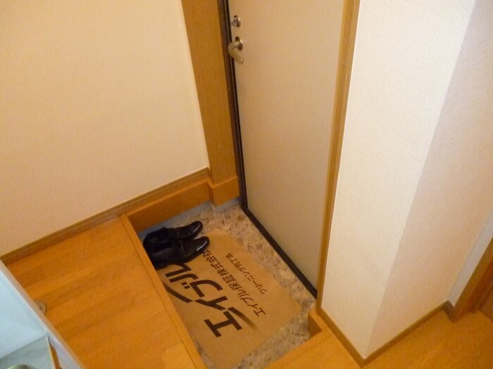 物件内観写真10　(玄関)