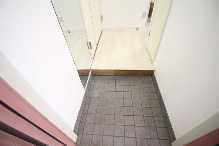 物件内観写真7　(玄関)