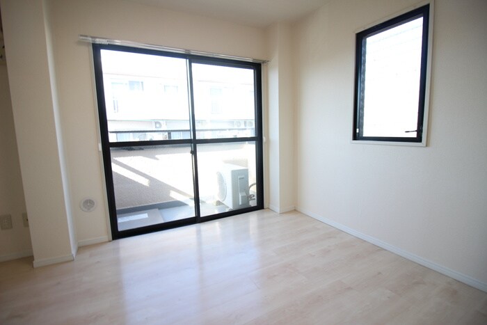 物件内観写真9　(居室)