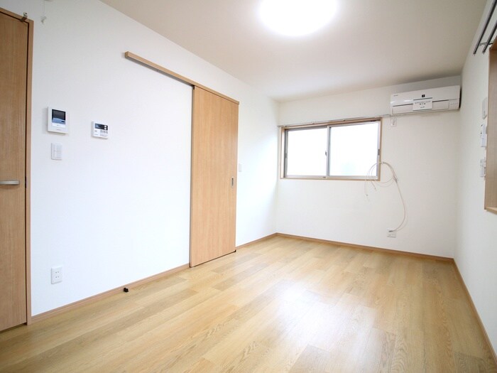 物件内観写真6　(居室)