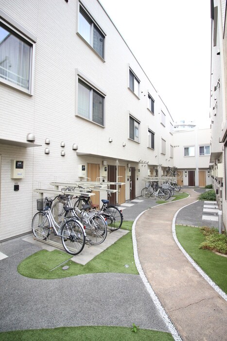 物件外観写真6　(駐輪場)