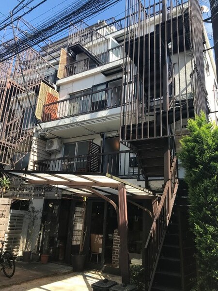 OLD&NEWｱﾊﾟｰﾄﾒﾝﾄ裏中野外観写真