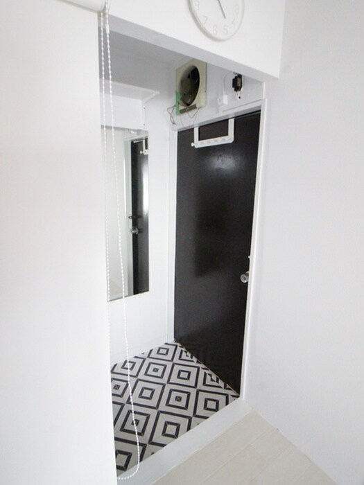 物件内観写真11　(玄関)