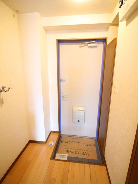 物件内観写真18　(玄関)