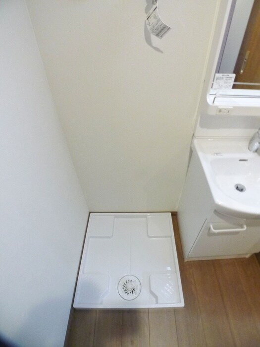 物件内観写真17　(洗濯機置場)