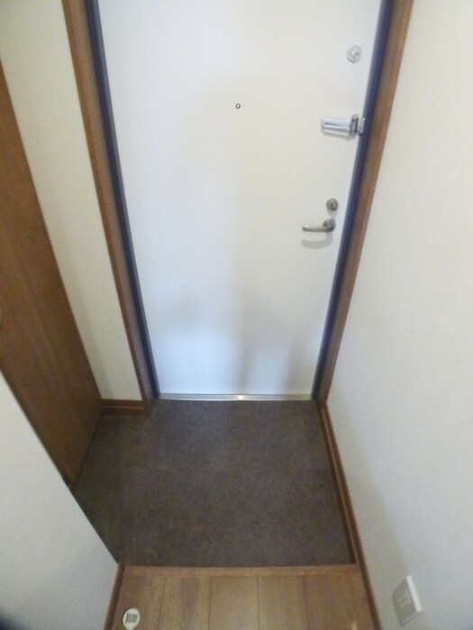 物件内観写真18　(玄関)