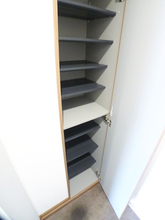 アヴェニール京成大久保の靴箱