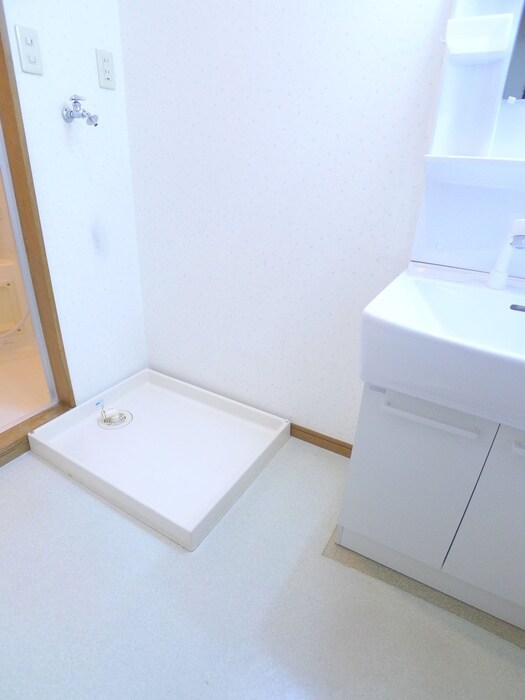 物件内観写真17　(洗濯機置場)