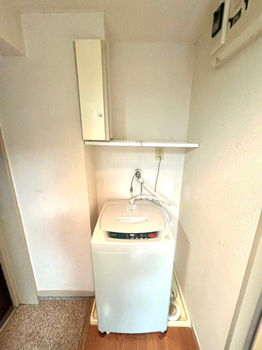 物件内観写真14　(洗濯機置場)