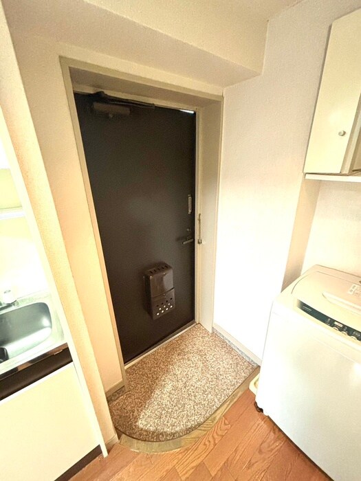 物件内観写真15　(玄関)