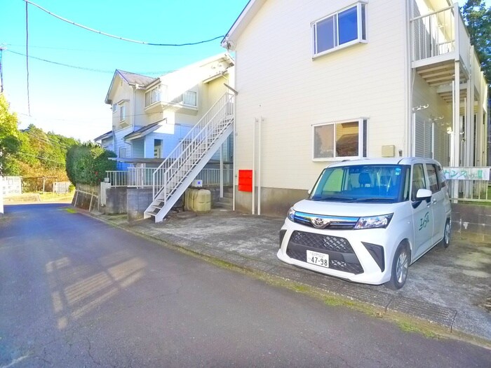 物件外観写真2　(駐車場)