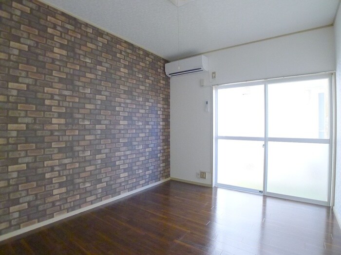 物件内観写真7　(室内からの展望)