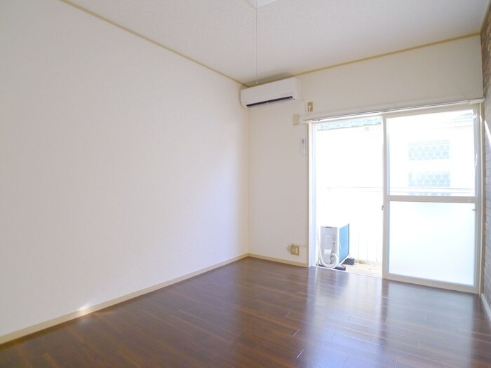 物件内観写真10　(室内からの展望)