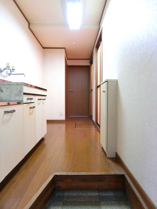 物件内観写真7　(玄関)