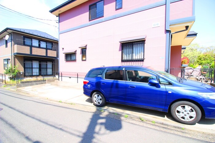 物件外観写真5　(駐車場)