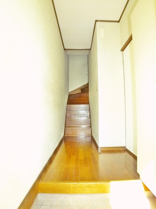 物件内観写真15　(玄関)