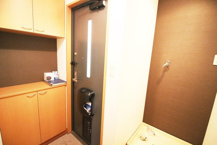 物件内観写真8　(玄関)