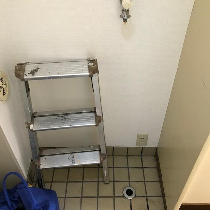 物件内観写真10　(洗濯機置場)