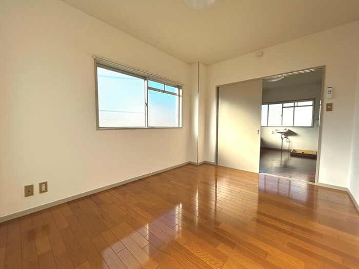 物件内観写真8　(居室)