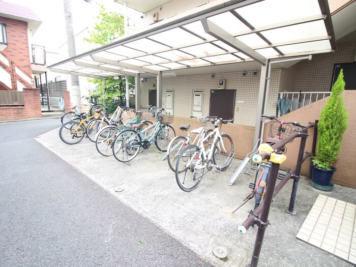 物件外観写真5　(駐輪場)