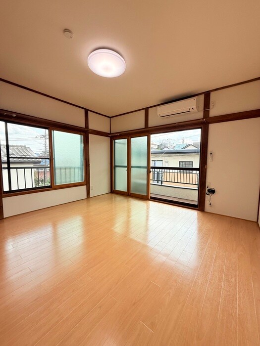 新倉2丁目高田様貸家の居室