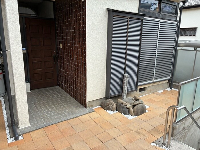 物件内観写真16　(玄関)