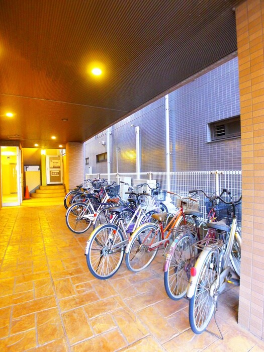 物件外観写真5　(駐輪場)