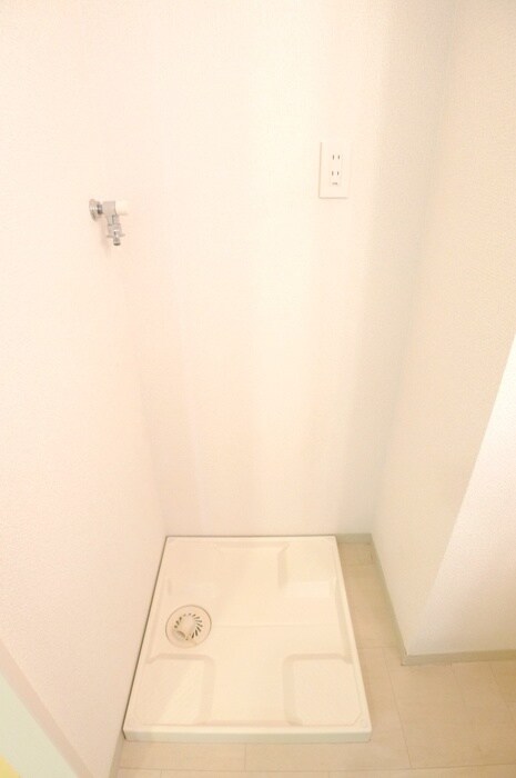 物件内観写真12　(洗濯機置場)