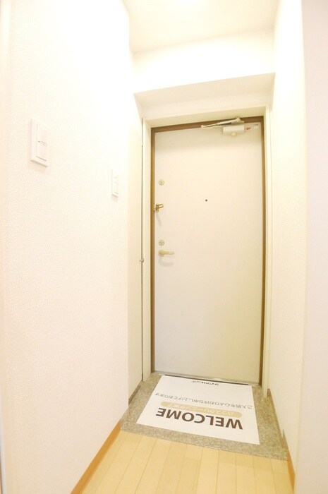 物件内観写真13　(玄関)
