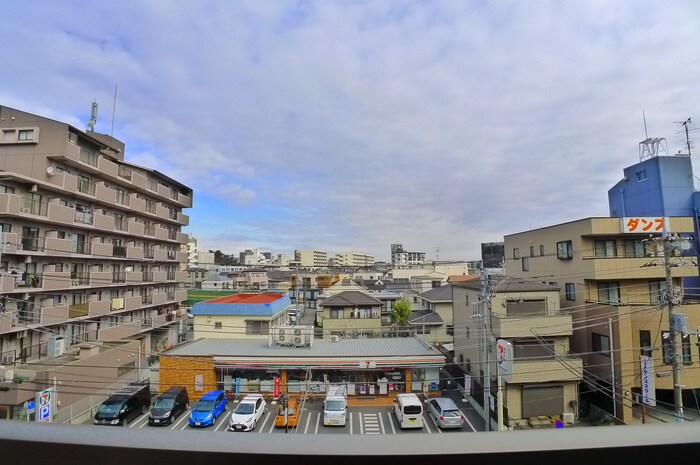 物件内観写真22　(室内からの展望)