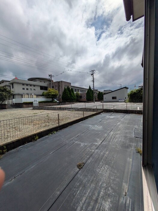 物件内観写真4　(室内からの展望)