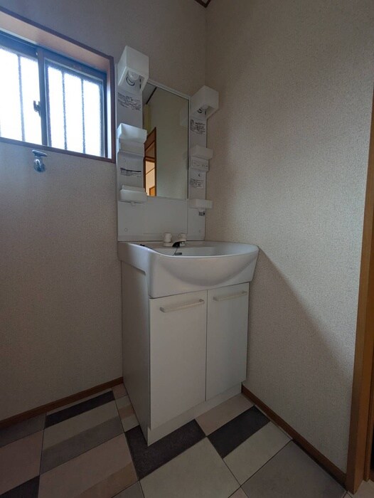 物件内観写真9　(洗面)