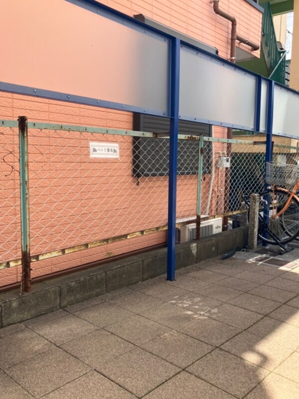 バイク置き場